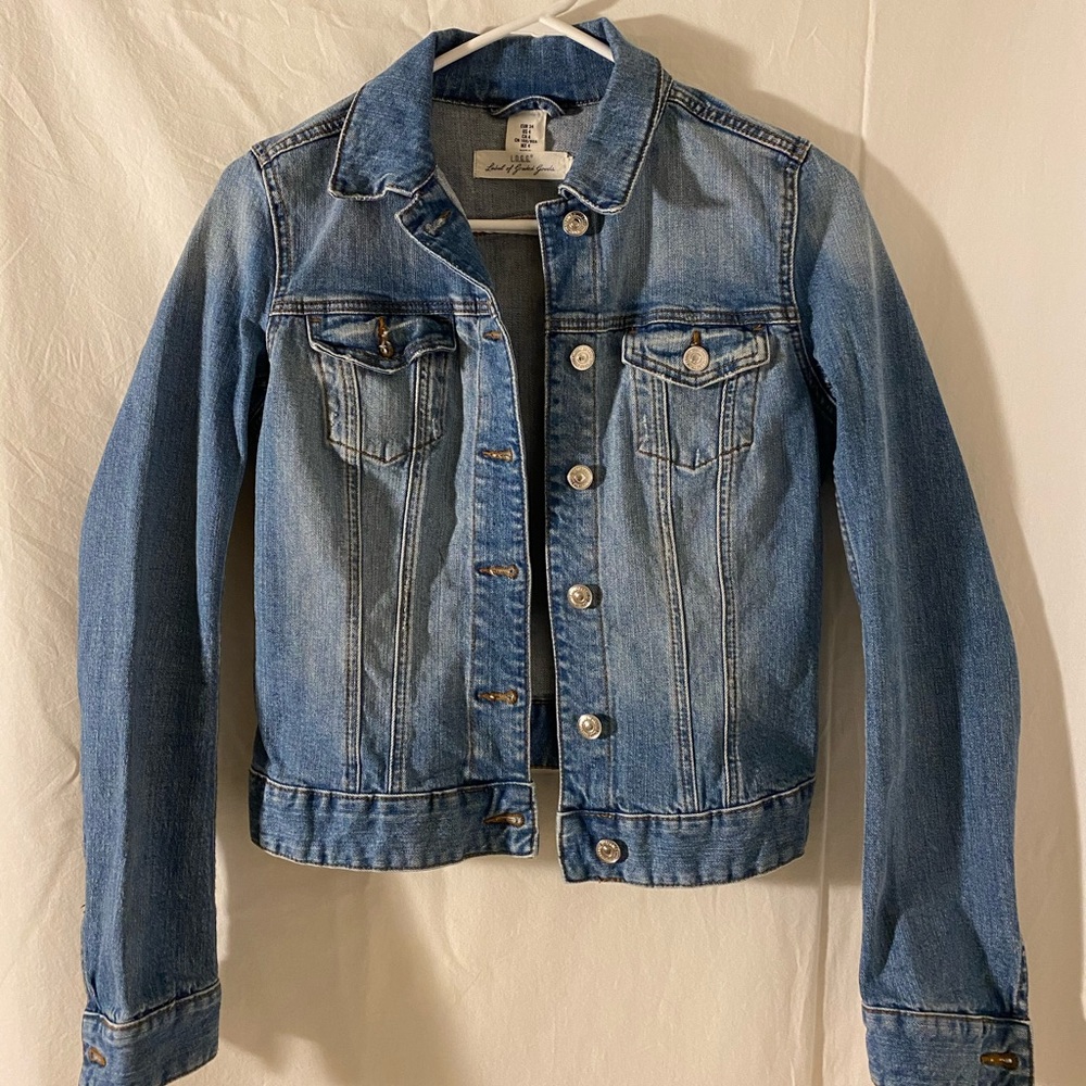medium washed blue jean jacket